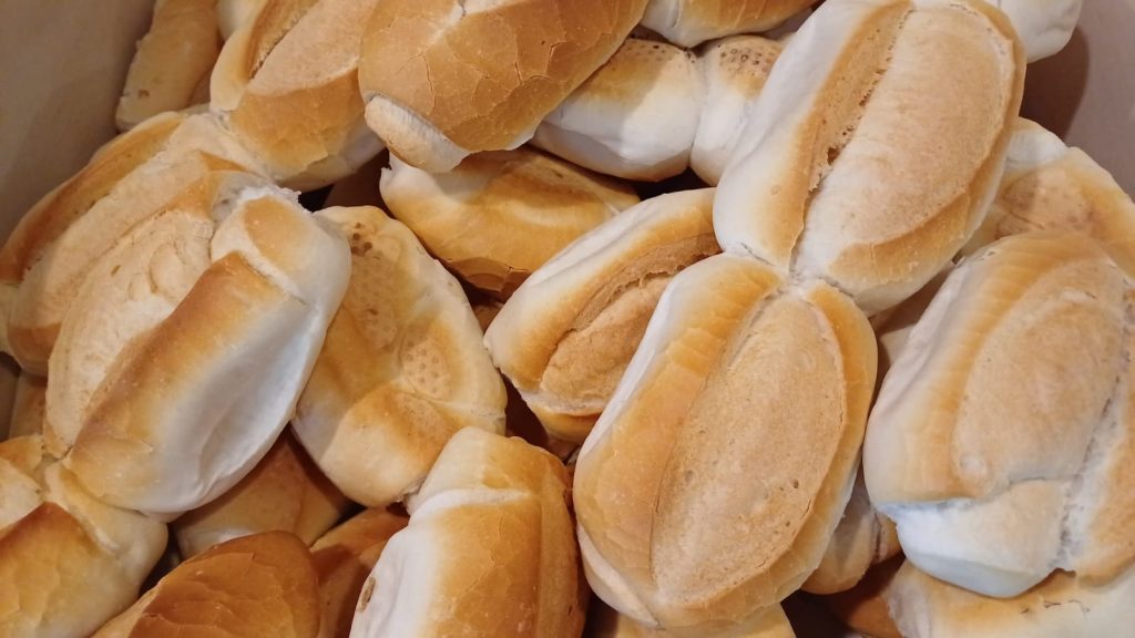 Pão francês está mais barato em Curitiba nesta segunda (16)