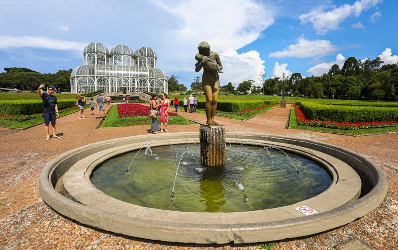  Quinta-feira com calor intenso em todo o Paraná