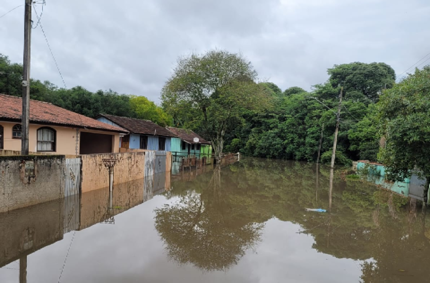  CRAS de Araucária recebe doações para atingidos das chuvas
