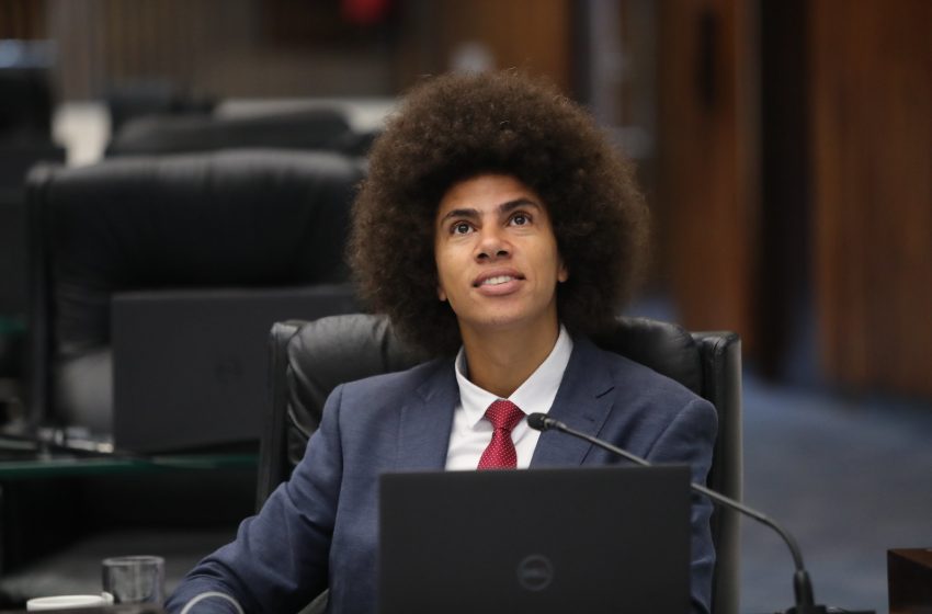  Conselho de Ética decide punir Renato Freitas com advertência escrita