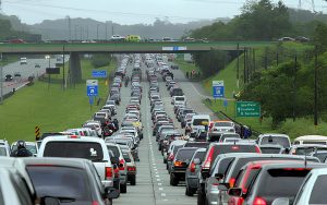 Movimento nas rodovias do Paraná segue intenso nesta sexta (29)