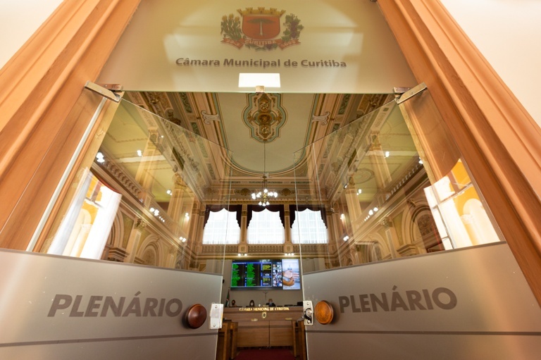  Câmara de Curitiba aparece entre as três mais transparentes