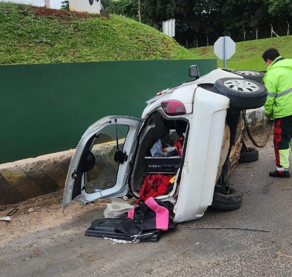  Acidente entre dois carros deixa vítima grave na BR-376