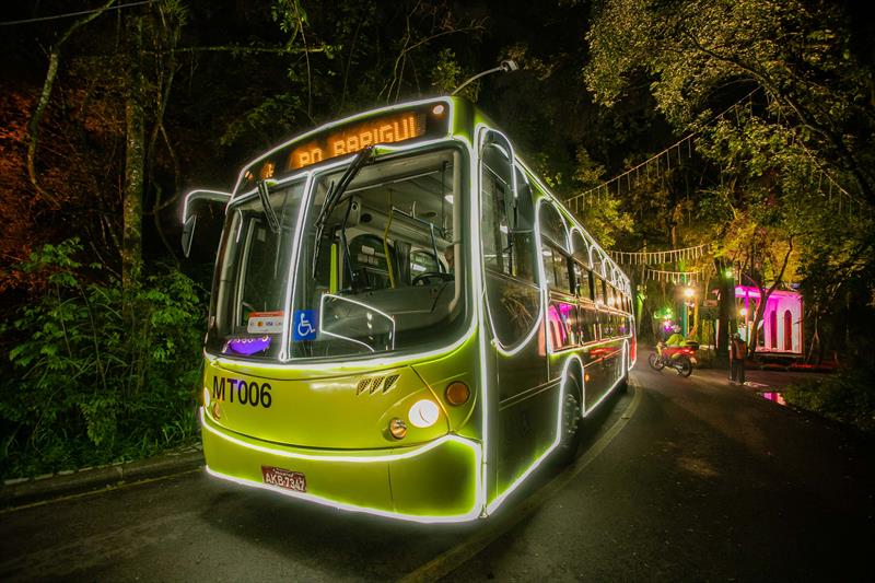  Ônibus Especiais na Programação Natal Luz dos Pinhais 2023 