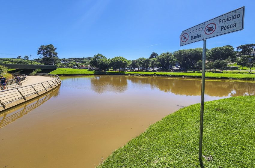  Curitiba alerta para proibição de nado e pesca em lagos