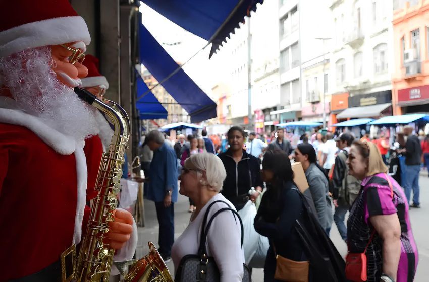  Trocas de produtos em lojas movimentam o comércio após Natal