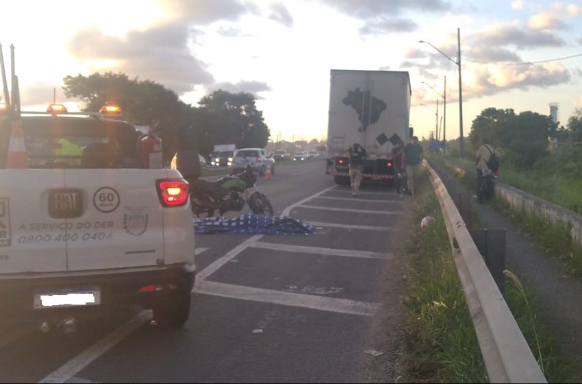  Motociclista morre em acidente com caminhão na BR-277