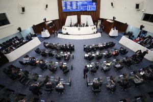 Deputados aprovam aumento em alíquota do ICMS no Paraná