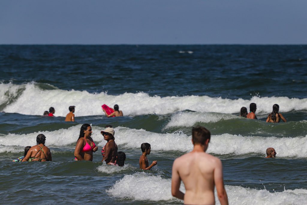 Matinhos: comércio cresce 15% durante festas de fim de ano