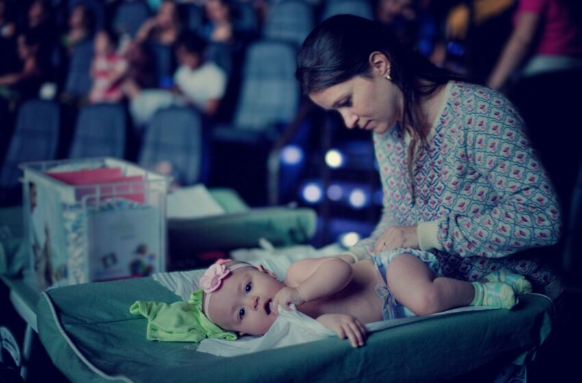  Cinema oferece sessão dedicada para mães e bebês