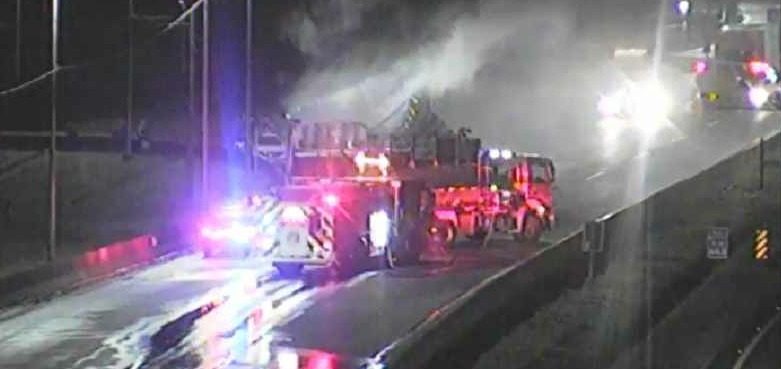  Incêndio em caminhão bloqueia pista sentido Curitiba da BR-376