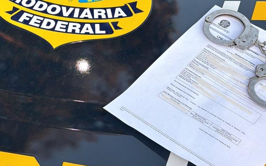  Foragido tenta engolir documento para escapar de abordagem, no Paraná