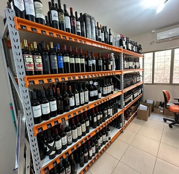  Grupos investigados por contrabando de vinhos na mira da PF