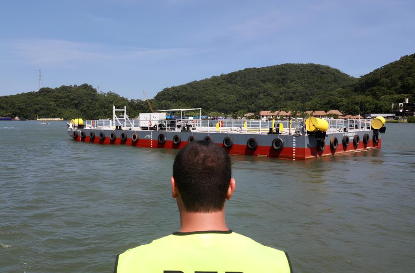  Nova embarcação vai auxiliar obras da Ponte de Guaratuba