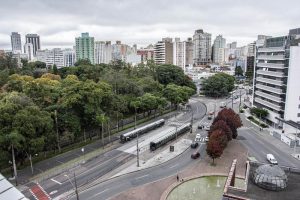 Sábado será de tempo nublado, mas sem chuva em Curitiba