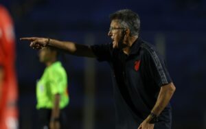 Juan Carlos Osório não é mais o treinador do Athletico