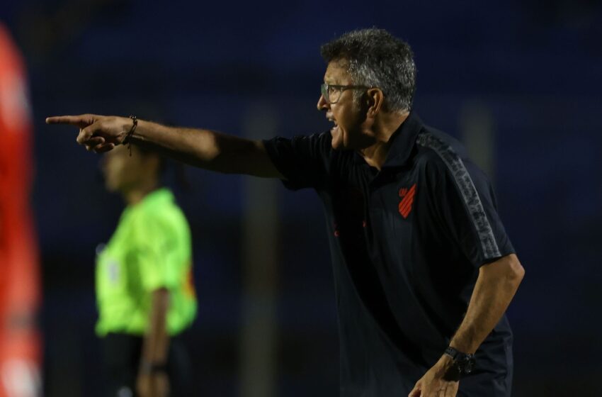  Juan Carlos Osório não é mais o treinador do Athletico