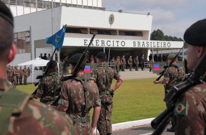  Exército do Paraná promove mutirão para primeiro emprego