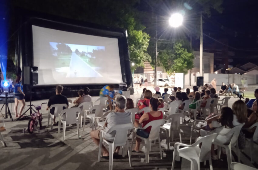  Cinema na Rua tem sessões gratuitas no litoral