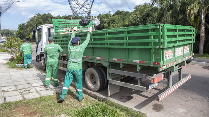  Mais de 91 toneladas de entulhos são recolhidas em Curitiba