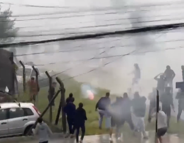  Torcedores entram em confronto antes do clássico Atletiba