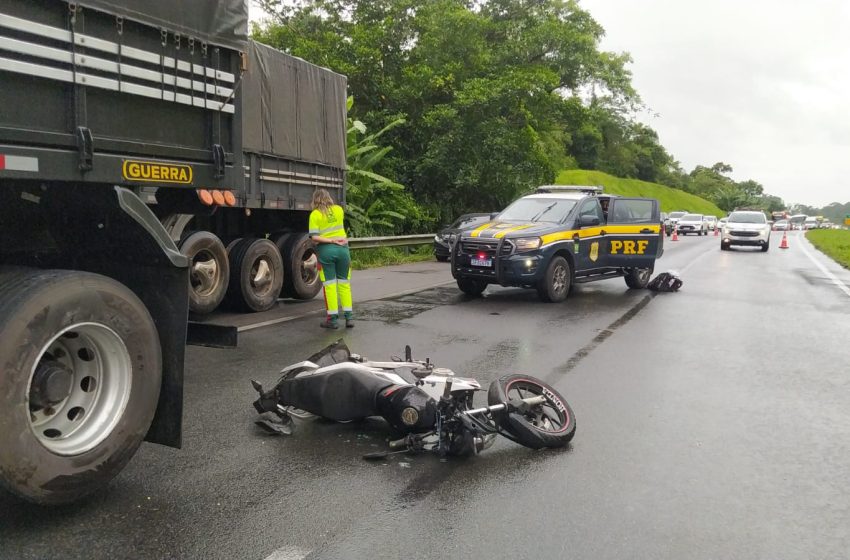  Acidente entre moto e caminhão deixa motociclista morto na BR-277
