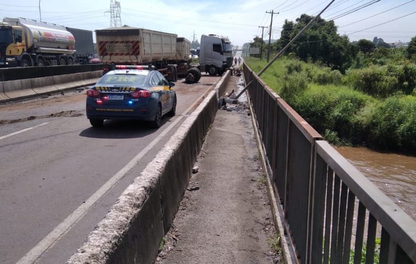  Acidente com ciclista interdita a BR-476, em Araucária