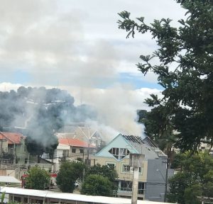 Incêndio em Curitiba é controlado pelos bombeiros