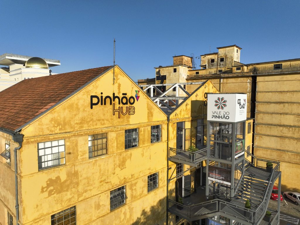 Novo espaço de inovação, Pinhão Hub é inaugurado em Curitiba