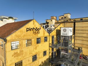 Novo espaço de inovação, Pinhão Hub é inaugurado em Curitiba