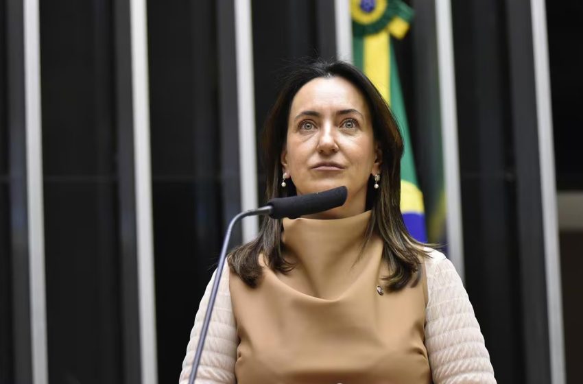  Com título transferido, Rosangela Moro movimenta política paranaense