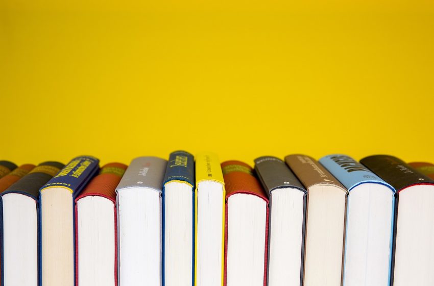  Terminal de Contêineres cria biblioteca comunitária