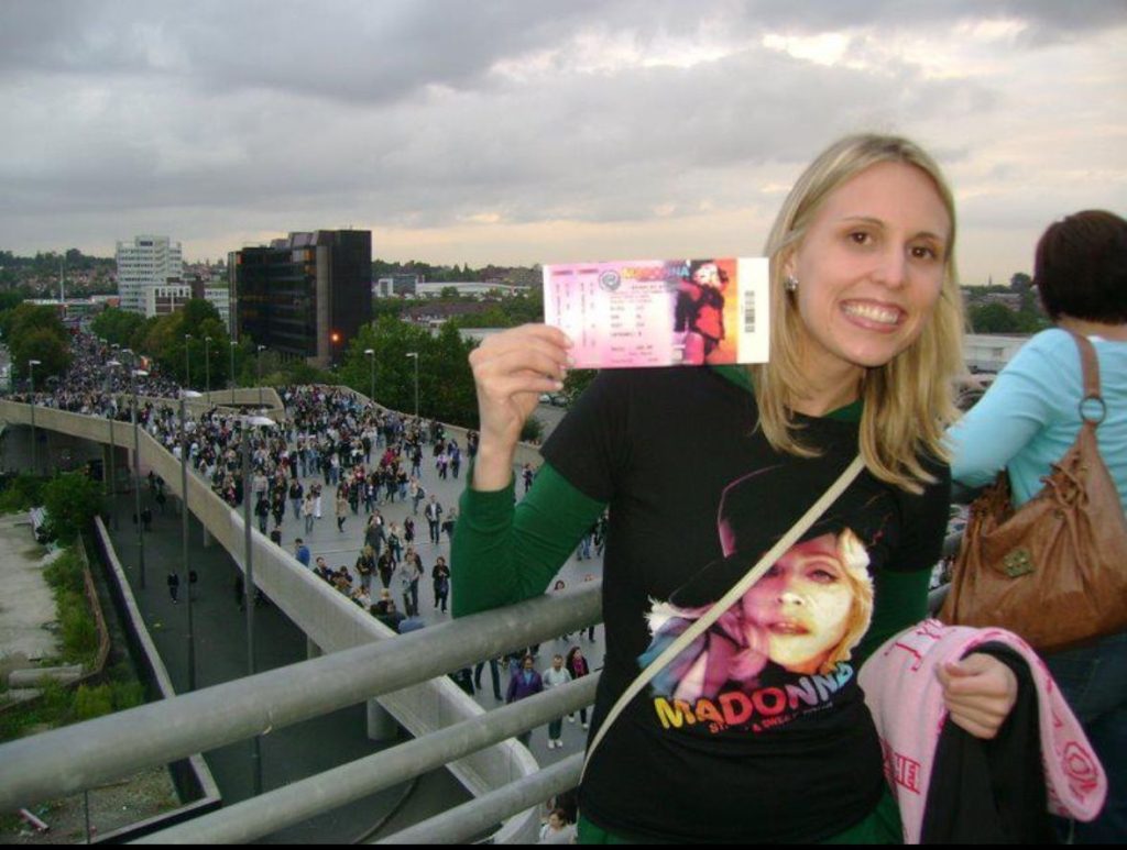 Fãs curitibanos se organizam para show de Madonna em Copacabana
