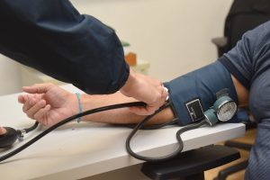 Atendimentos relacionados a hipertensão crescem 500% no Paraná