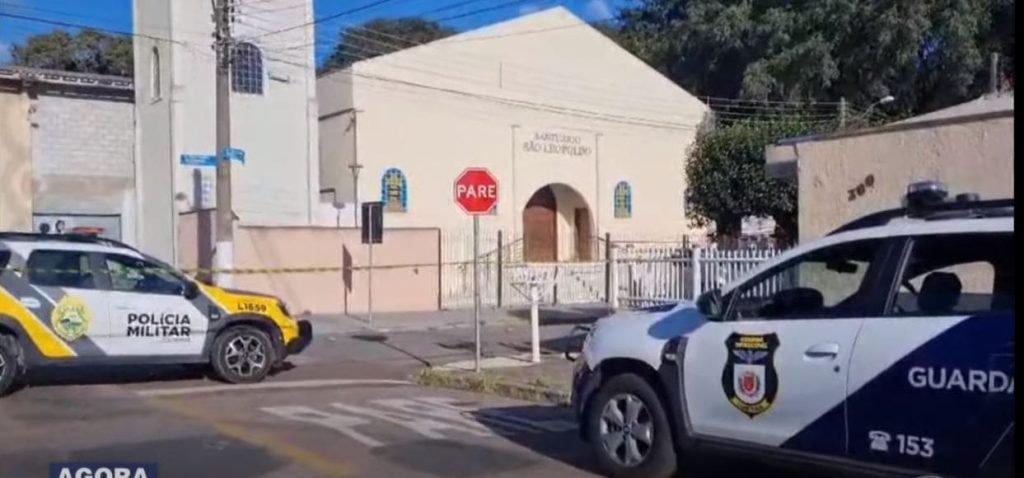 Homem invade igreja no CIC; polícia tenta negociação