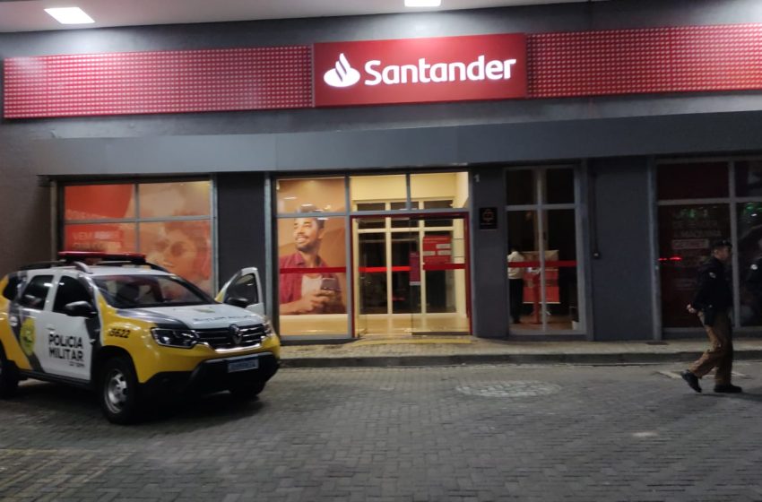  Assaltantes rendem vigilante e roubam banco em Almirante Tamandaré