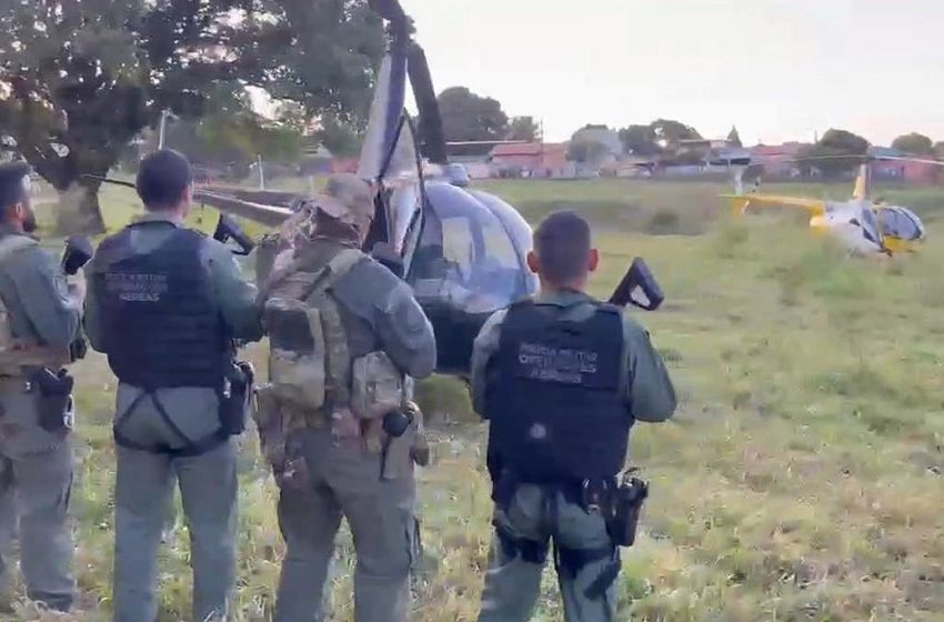 Perseguição aérea intercepta helicóptero com 243 quilos de cocaína; vídeo