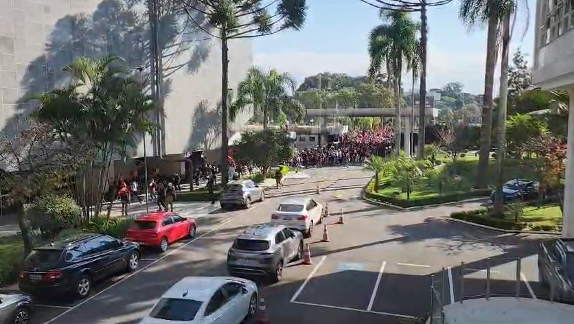  Assembleia Legislativa é ocupada por manifestantes