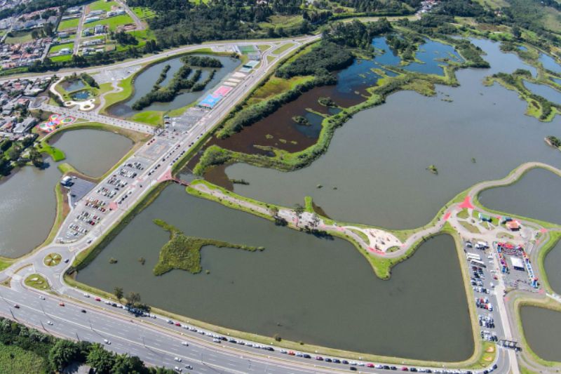 Parque das Águas derruba ponte vermelha para melhorar acessos