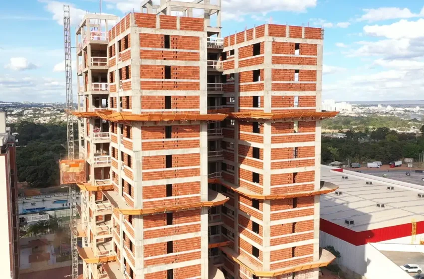 Brasil tinha 3,5 milhões de imóveis em construção em 2022