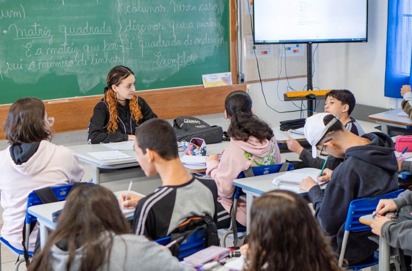  Aulas nos colégios estaduais são retomadas nesta quarta-feira (24) 