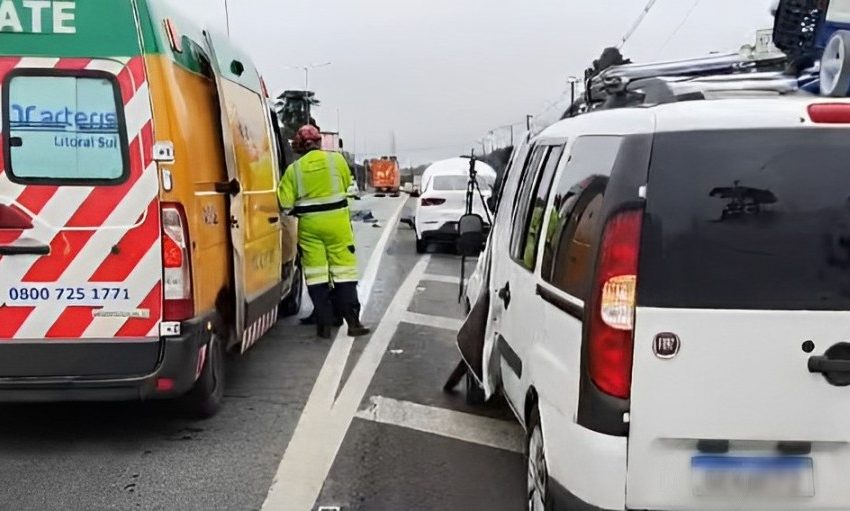  Motociclista morre ao bater contra porta de veículo na BR-376