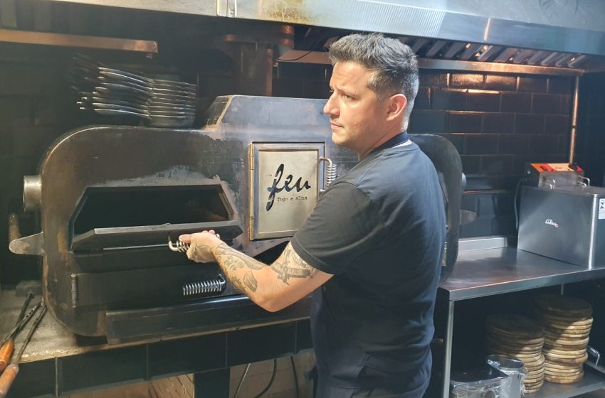  Restaurante é destaque com comida feita no fogão à lenha