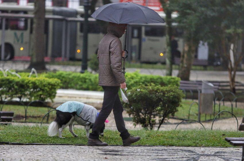  Sábado tem chuvas e baixas variações de temperatura no Paraná