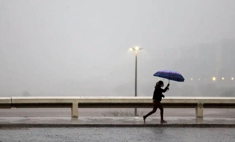Paraná tem chuva e raios nesta quarta-feira