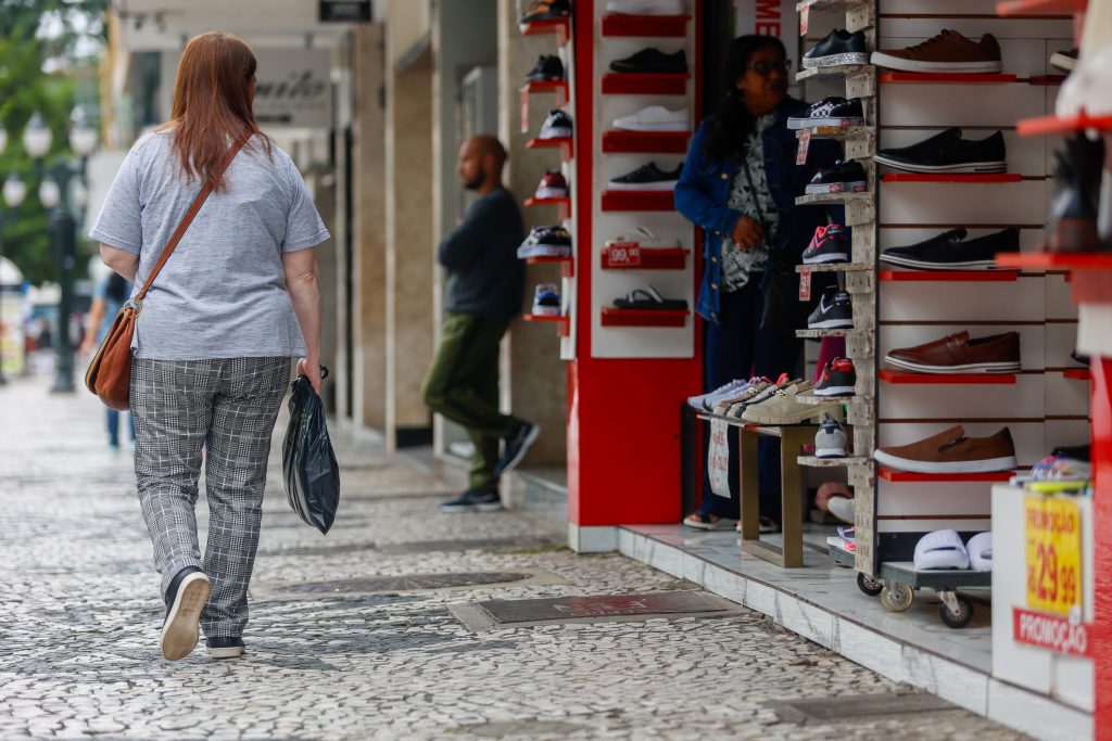 Paraná encerra semestre com saldo positivo de 68.473 empresas