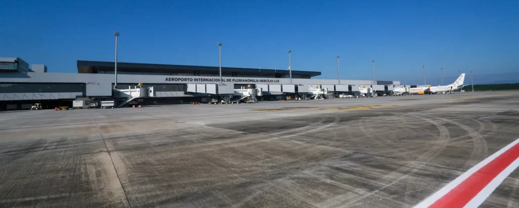 54 voos são cancelados pelo fechamento do Aeroporto de Floripa