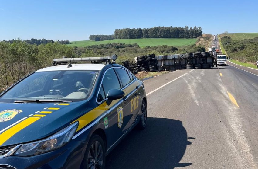  Passageiro de carro de Curitiba morre em acidente na BR-277