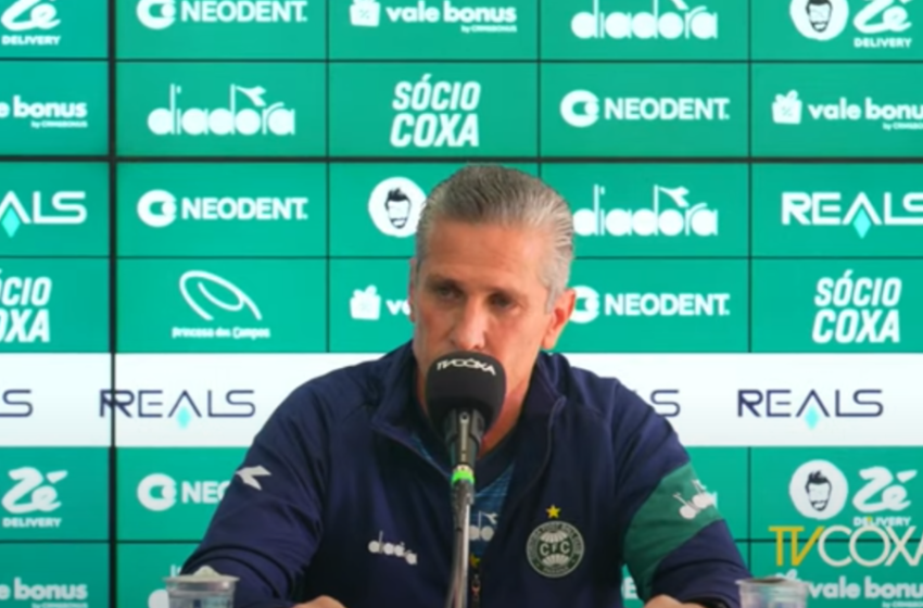  Jorginho é apresentado oficialmente como novo treinador do Coritiba