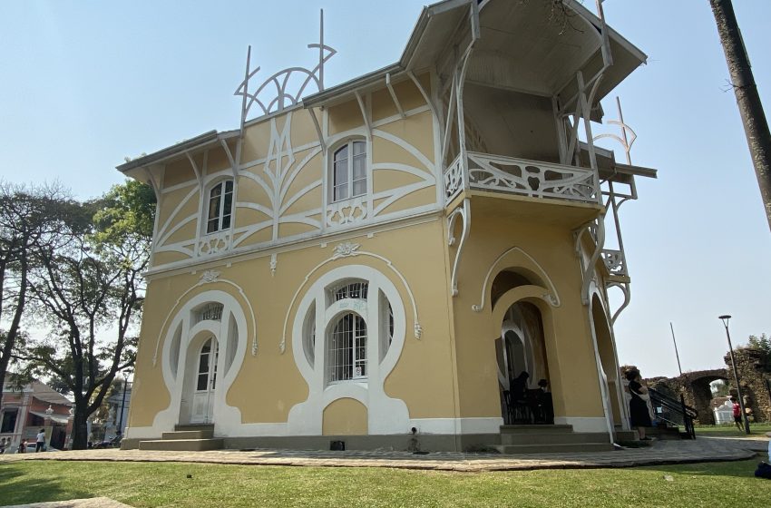  Academia Paranaense de Letras promove Leituras no Belvedere